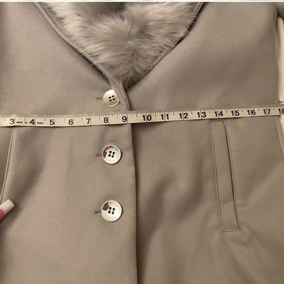 Size XS Guess winter pea coat with detachable faux fur collar worn 2-3 times - Picture 6 of 17